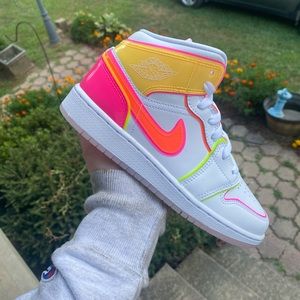 jordan 1s edge glow